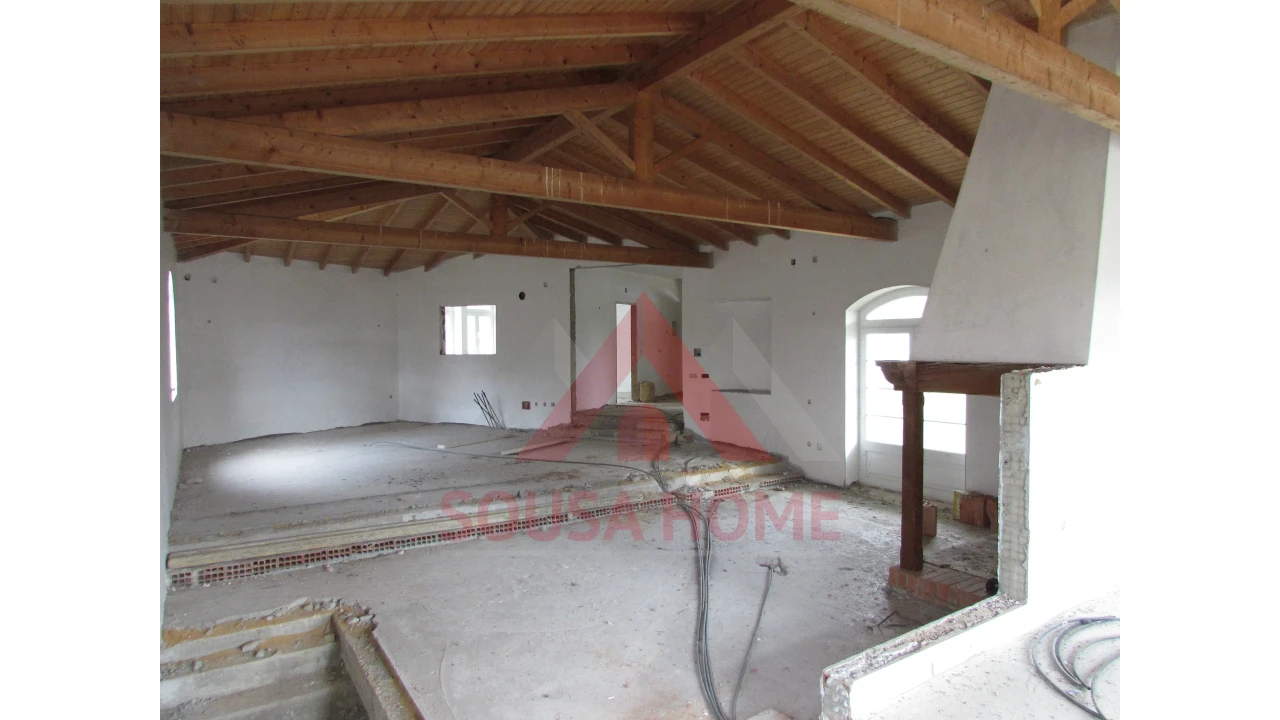 Moradia T4 para Venda em Juncal Foto 23