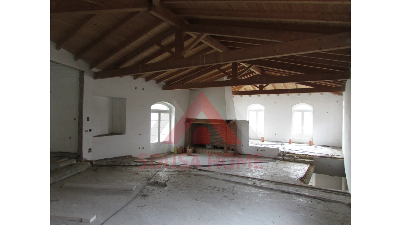 Moradia T4 para Venda em Juncal Foto 24