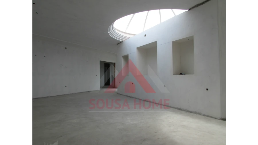 Moradia T4 para Venda em Juncal Foto 1