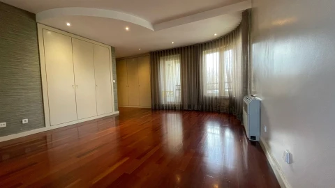 Moradia T5 para Venda em Aldoar, Foz do Douro e Nevogilde
