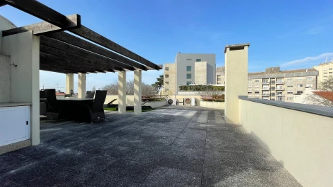 Moradia T5 para Venda em Aldoar, Foz do Douro e Nevogilde