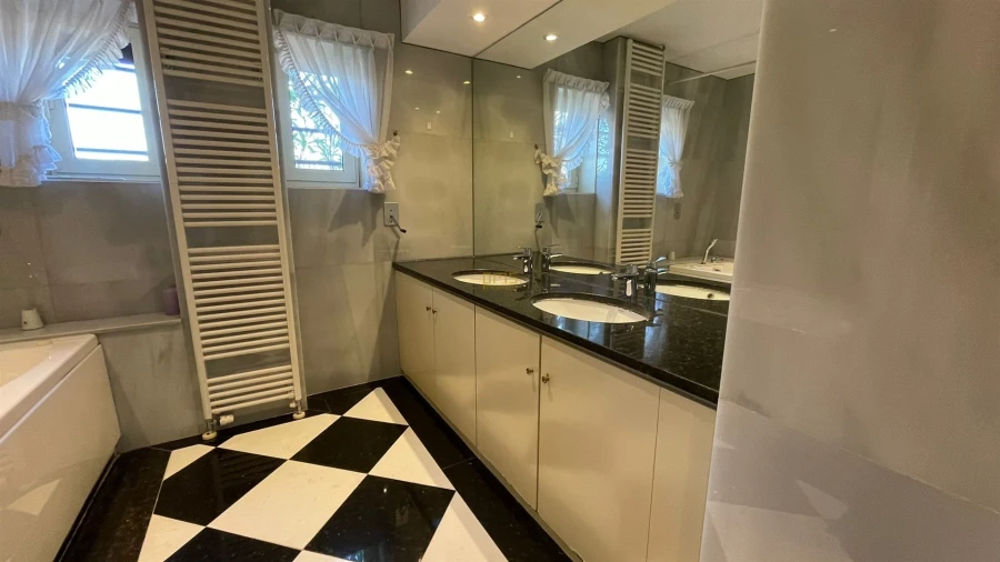 Moradia T5 para Venda em Aldoar, Foz do Douro e Nevogilde Foto 30