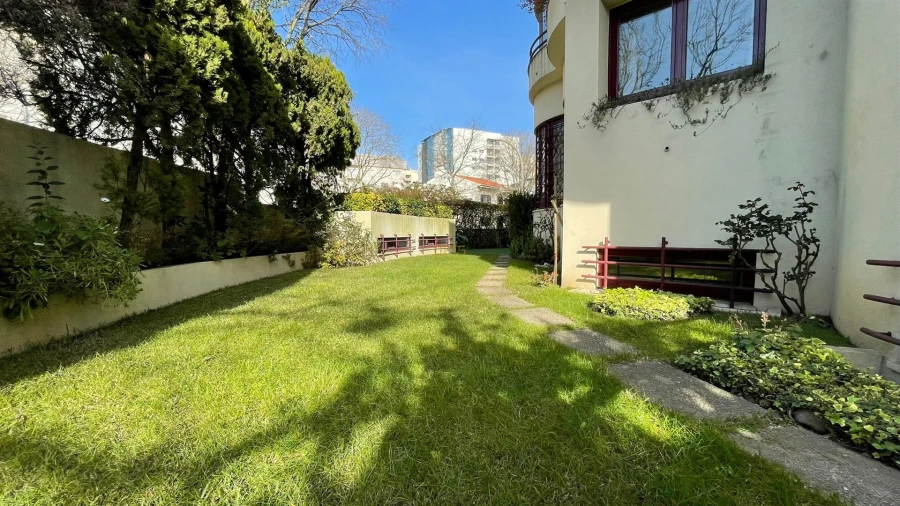 Moradia T5 para Venda em Aldoar, Foz do Douro e Nevogilde Foto 1