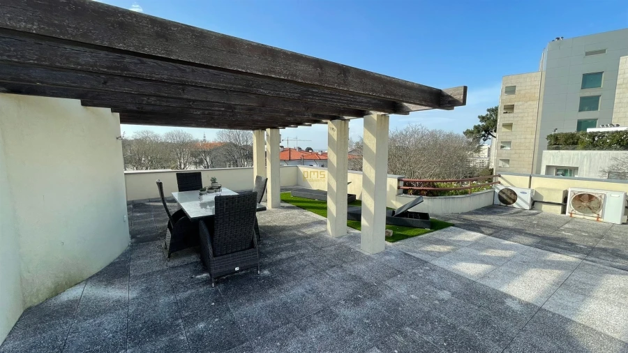 Moradia T5 para Venda em Aldoar, Foz do Douro e Nevogilde Foto 4