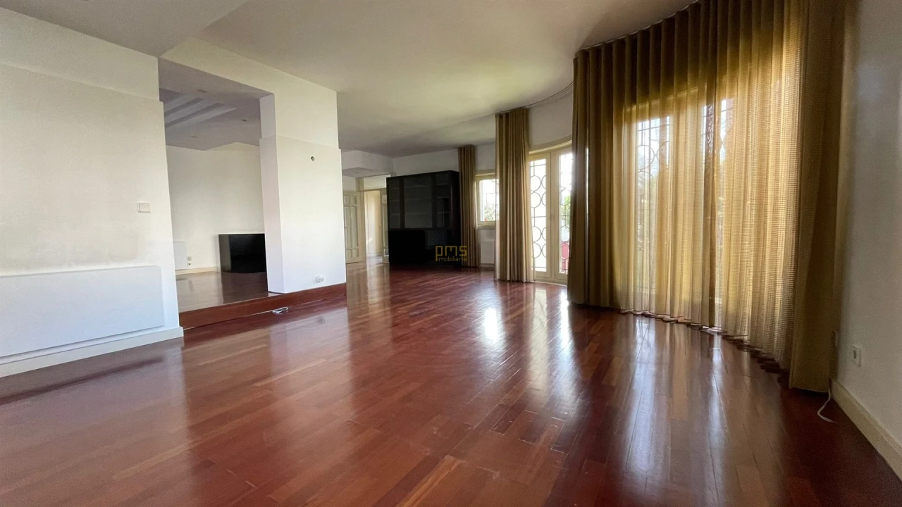 Moradia T5 para Venda em Aldoar, Foz do Douro e Nevogilde Foto 12