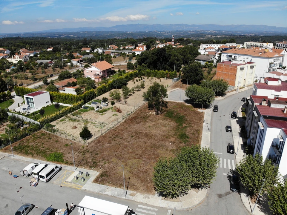 Terreno para Venda em Currelos, Papízios e Sobral Foto 1