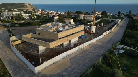 Moradia T4 para Venda em Lagos (São Sebastião e Santa Maria)