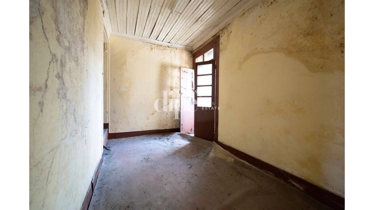 Prédio para Venda em Oliveira, São Paio e São Sebastião Foto 4