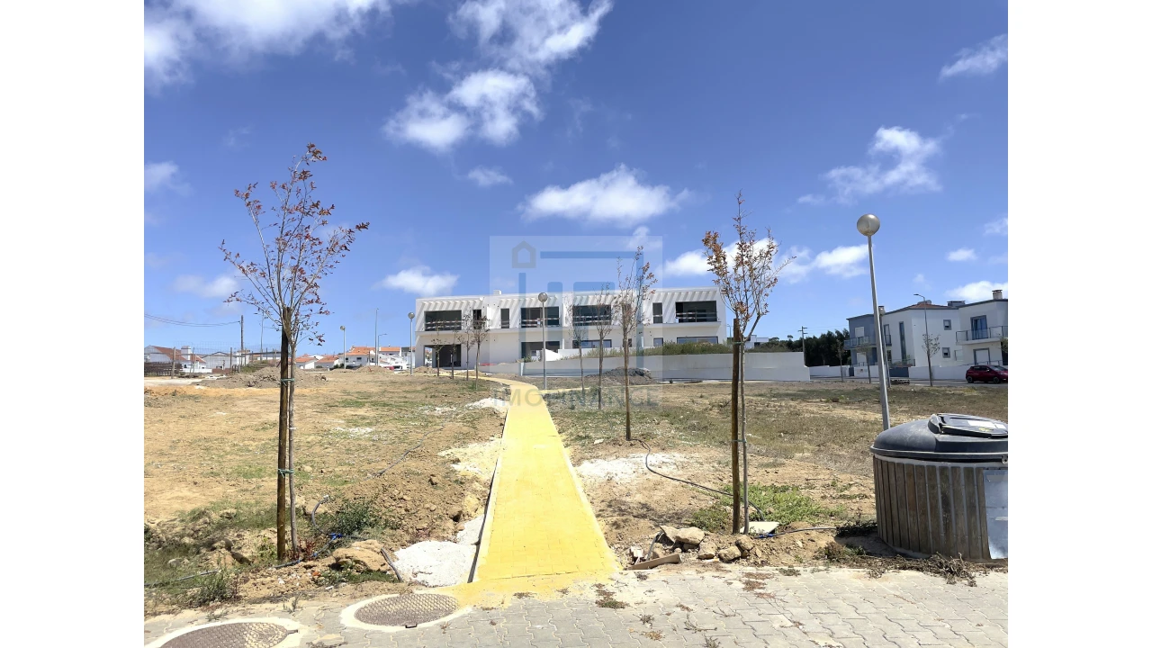 Loja para Venda em Atouguia da Baleia Foto 10