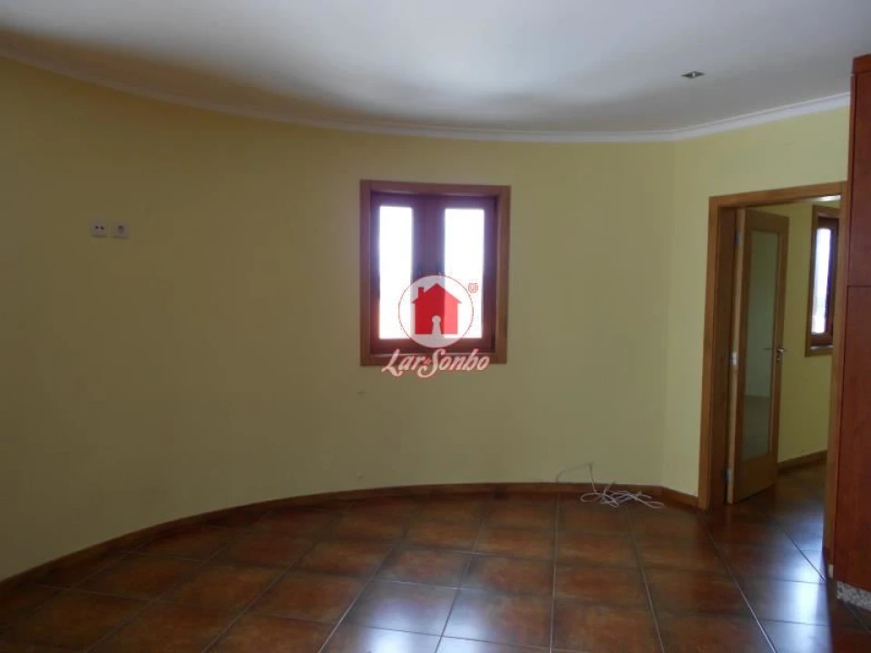 Moradia T10 para Venda em Brufe Foto 5