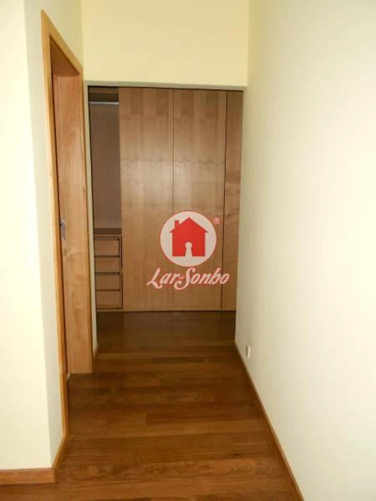 Moradia T10 para Venda em Brufe Foto 11