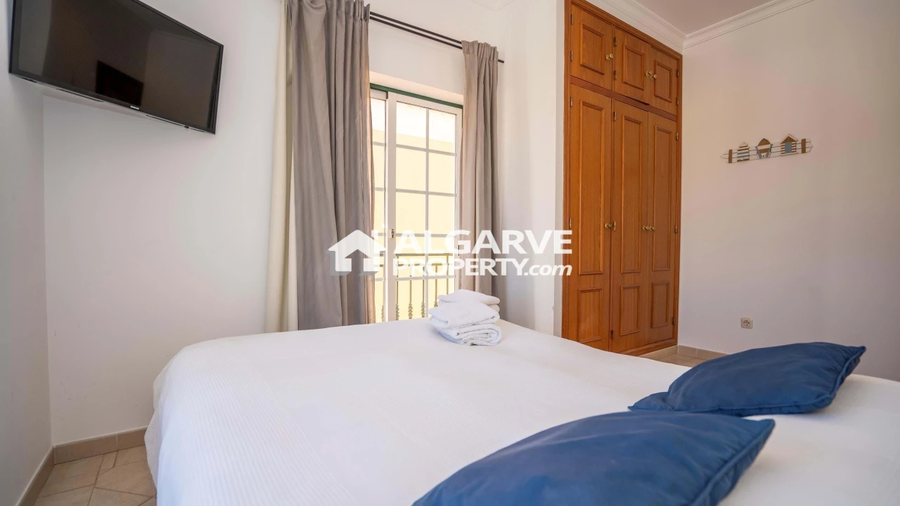 Apartamento T3 para Venda em Quarteira Foto 9