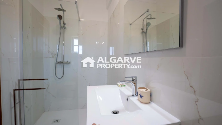 Apartamento T3 para Venda em Quarteira Foto 16