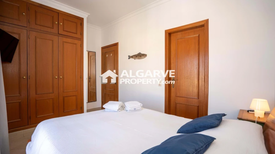 Apartamento T3 para Venda em Quarteira Foto 6