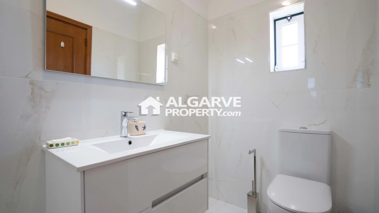 Apartamento T3 para Venda em Quarteira Foto 8