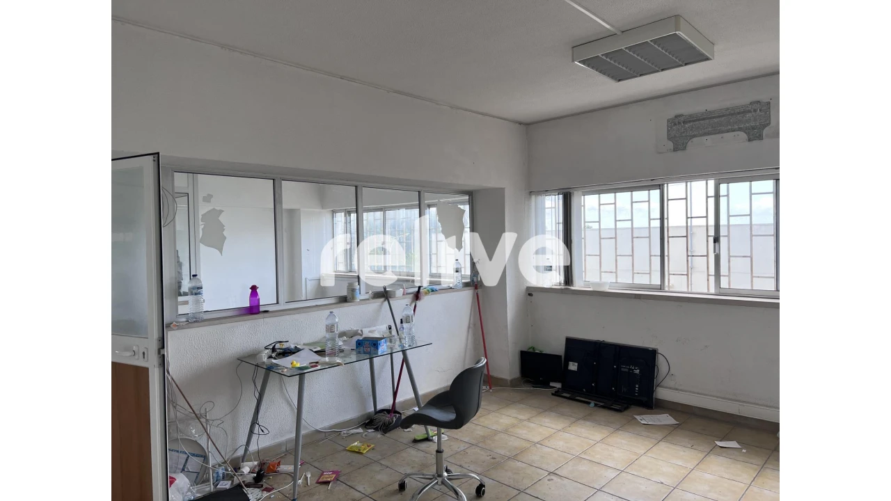 Armazém para Venda em Póvoa de Santa Iria e Forte da Casa Foto 26