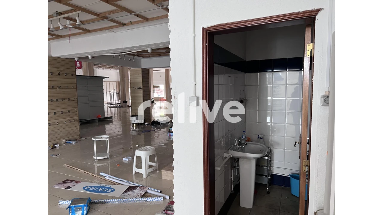 Armazém para Venda em Póvoa de Santa Iria e Forte da Casa Foto 20