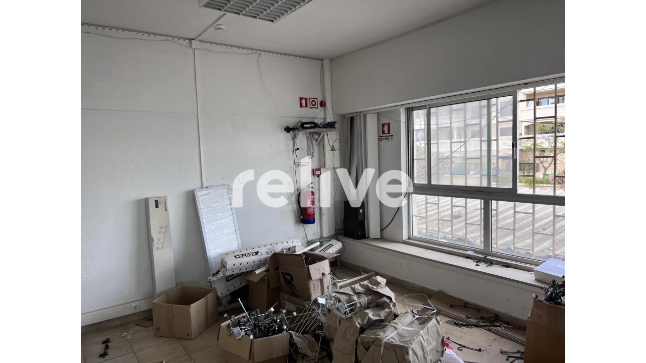 Armazém para Venda em Póvoa de Santa Iria e Forte da Casa Foto 7