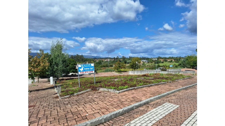 Terreno para Venda em Molelos Foto 1