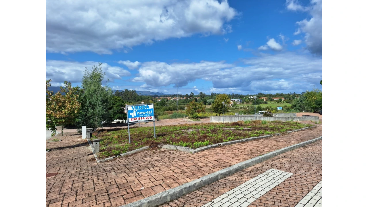 Terreno para Venda em Molelos Foto 1