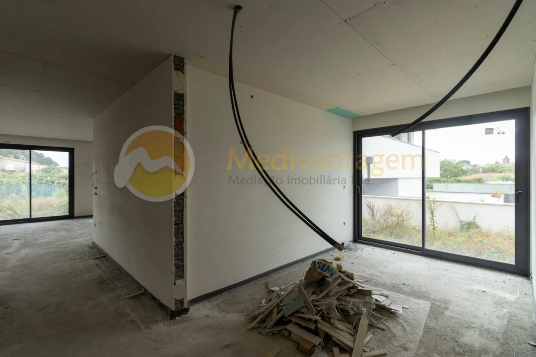 Moradia T3 para Venda em Vila Verde e Barbudo Foto 5