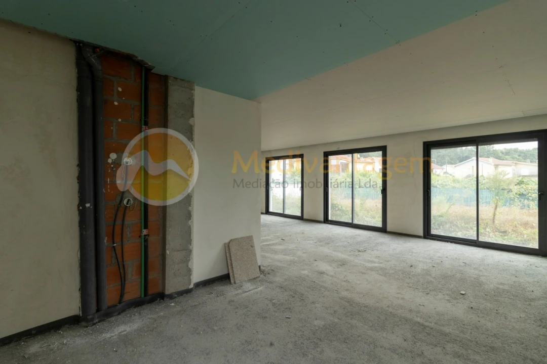 Moradia T3 para Venda em Vila Verde e Barbudo Foto 8