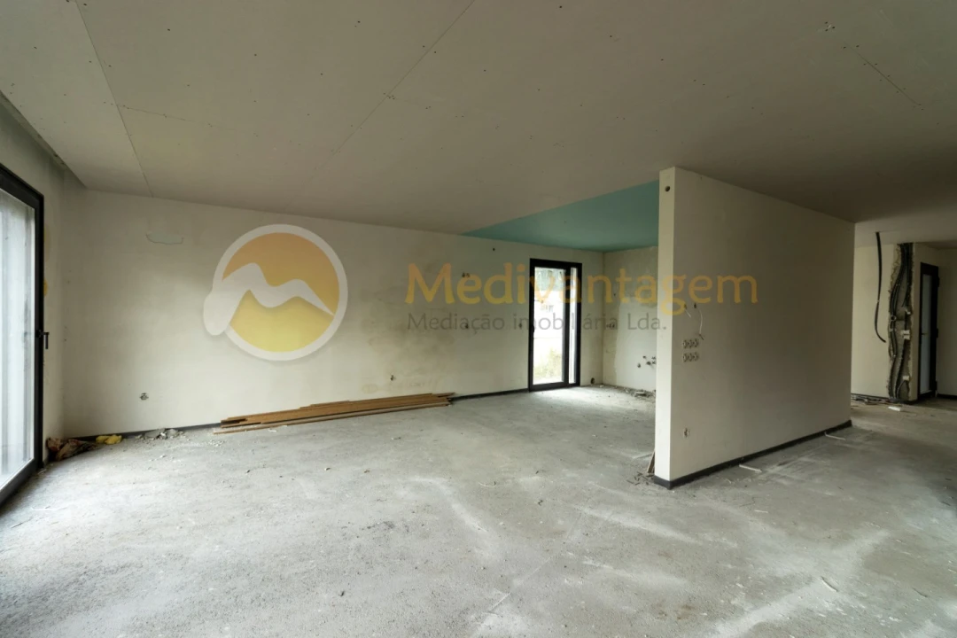 Moradia T3 para Venda em Vila Verde e Barbudo Foto 9