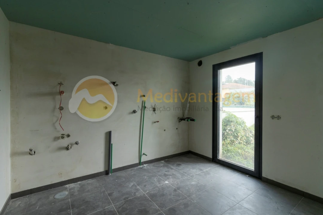 Moradia T3 para Venda em Vila Verde e Barbudo Foto 10