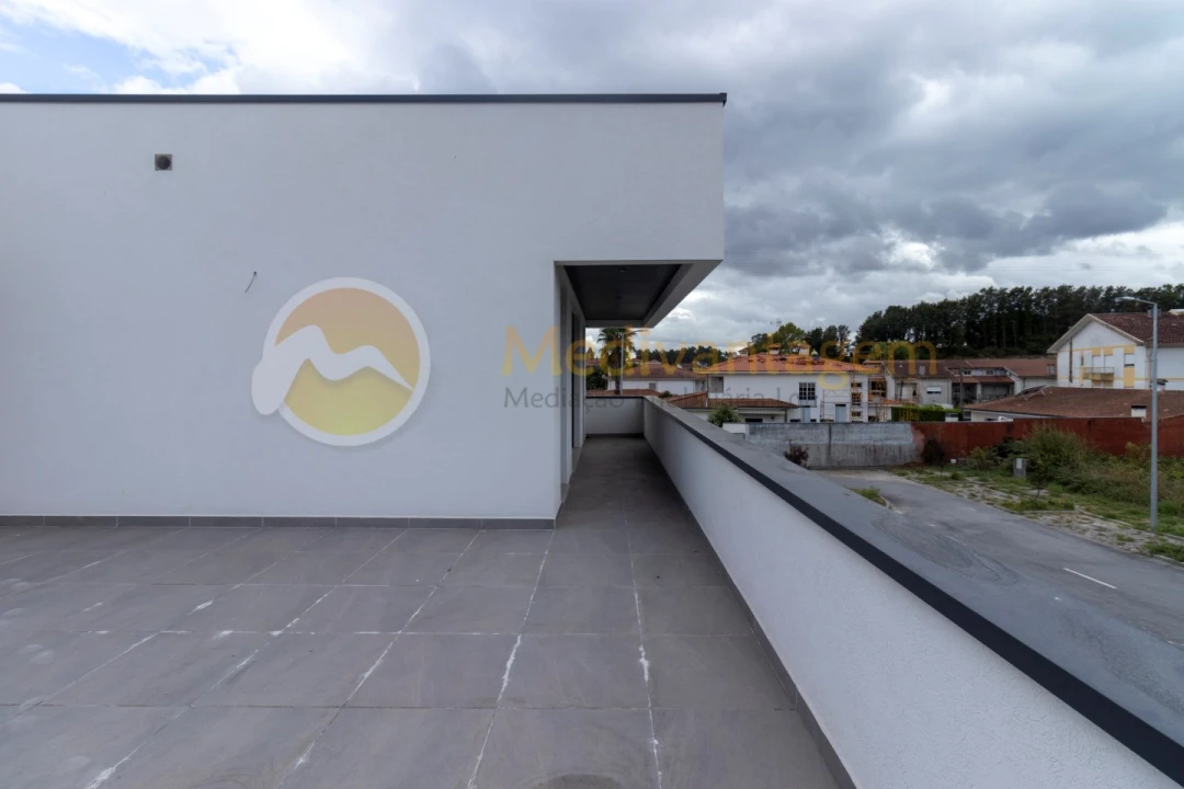 Moradia T3 para Venda em Vila Verde e Barbudo Foto 14