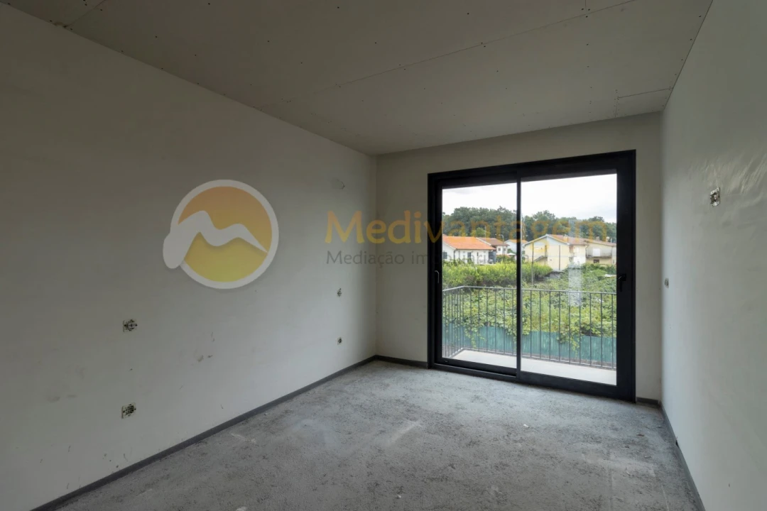 Moradia T3 para Venda em Vila Verde e Barbudo Foto 15