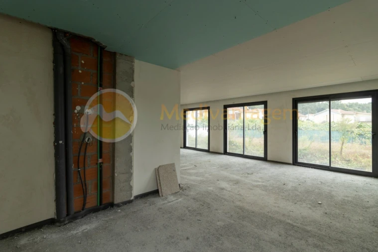 Moradia T3 para Venda em Vila Verde e Barbudo Foto 8