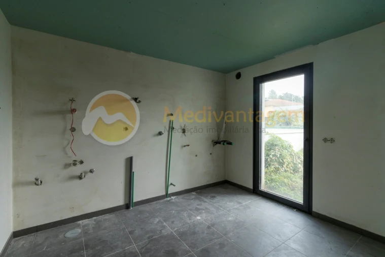 Moradia T3 para Venda em Vila Verde e Barbudo Foto 10