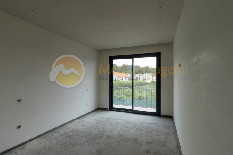 Moradia T3 para Venda em Vila Verde e Barbudo Foto 16