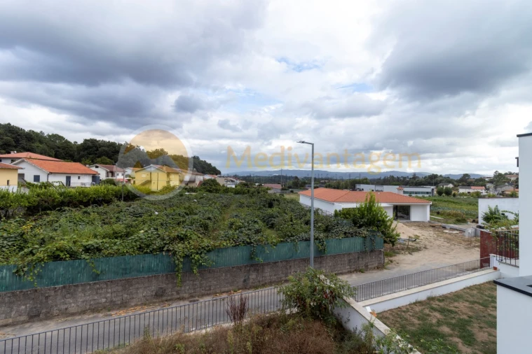 Moradia T3 para Venda em Vila Verde e Barbudo Foto 22