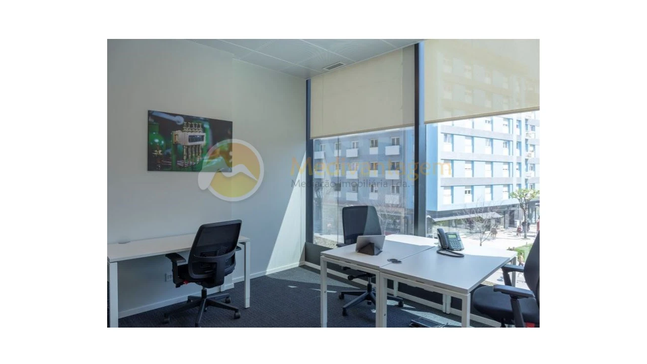 Escritório para Arrendamento em Braga (São José de São Lázaro e São João do Souto) Foto 3