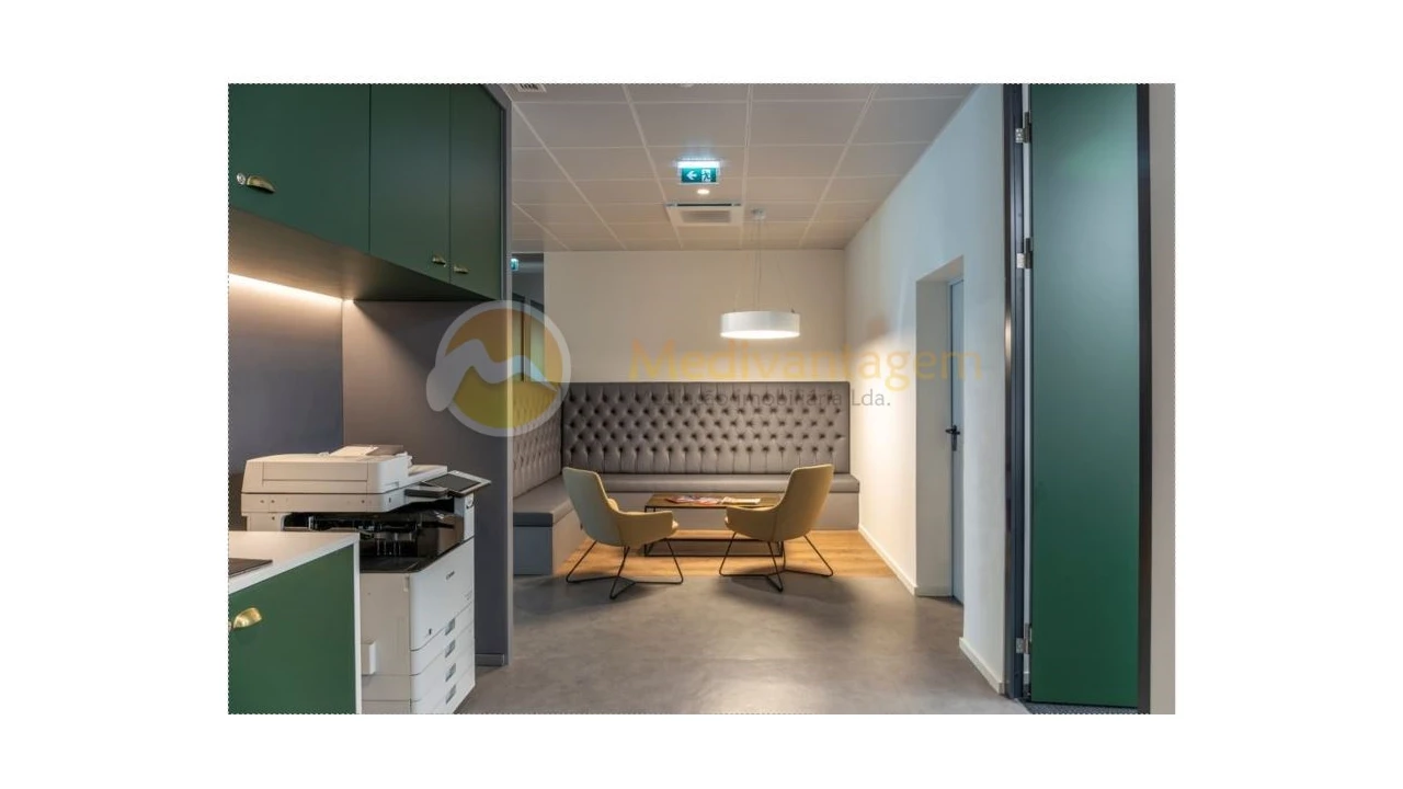 Escritório para Arrendamento em Braga (São José de São Lázaro e São João do Souto) Foto 10