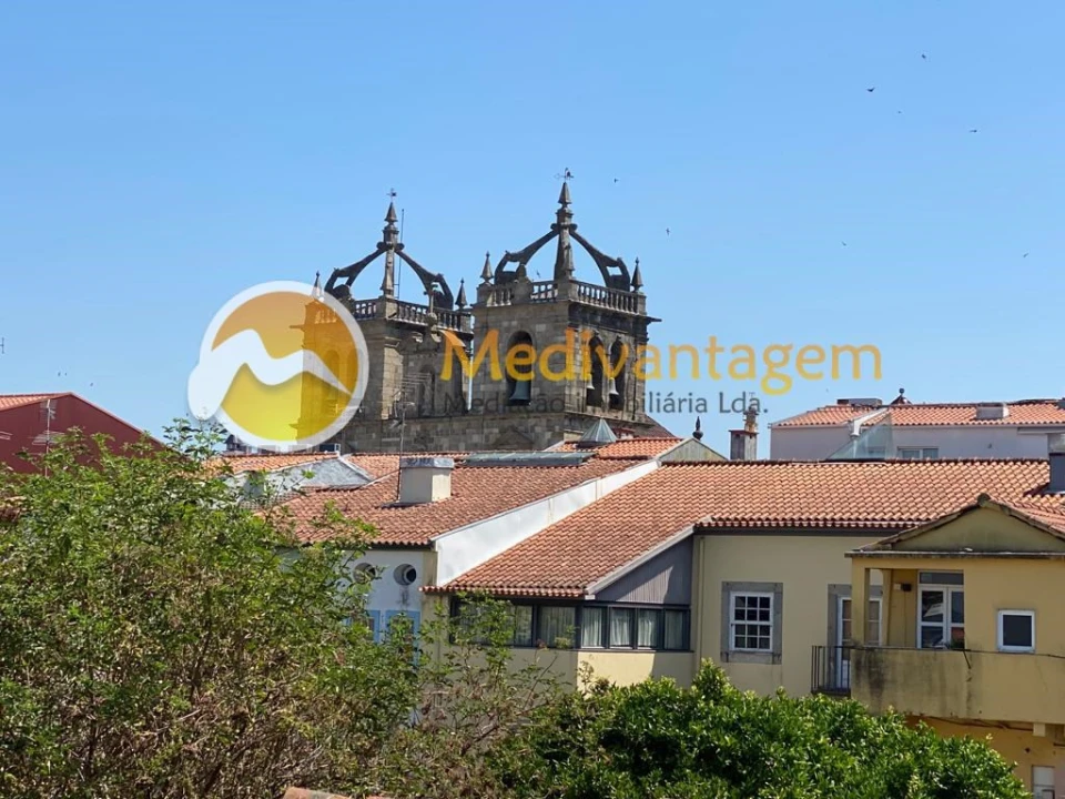 Prédio para Venda em Braga (Maximinos, Sé e Cividade) Foto 1