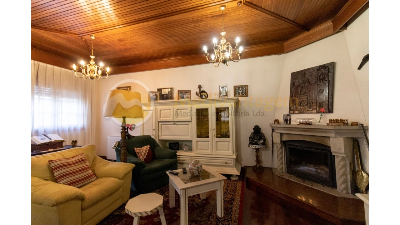 Moradia T5 para Venda em Santa Comba Foto 2