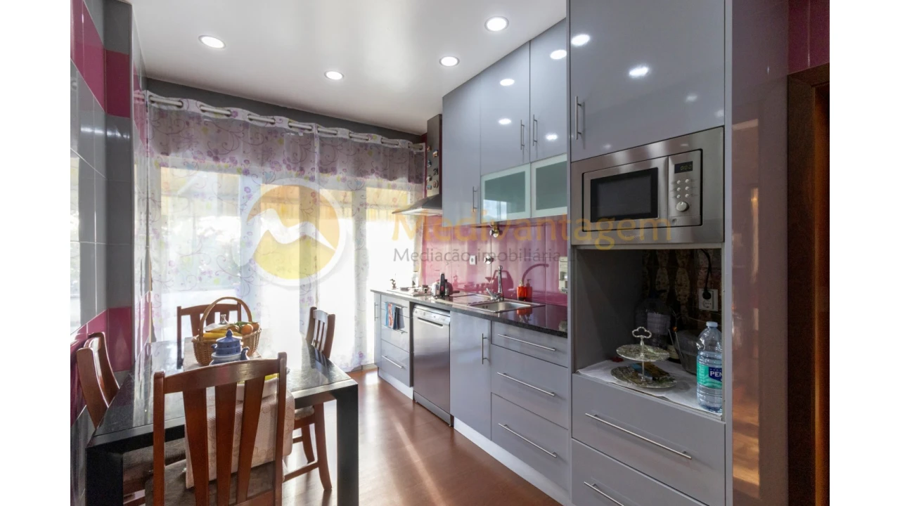 Moradia T5 para Venda em Santa Comba Foto 5