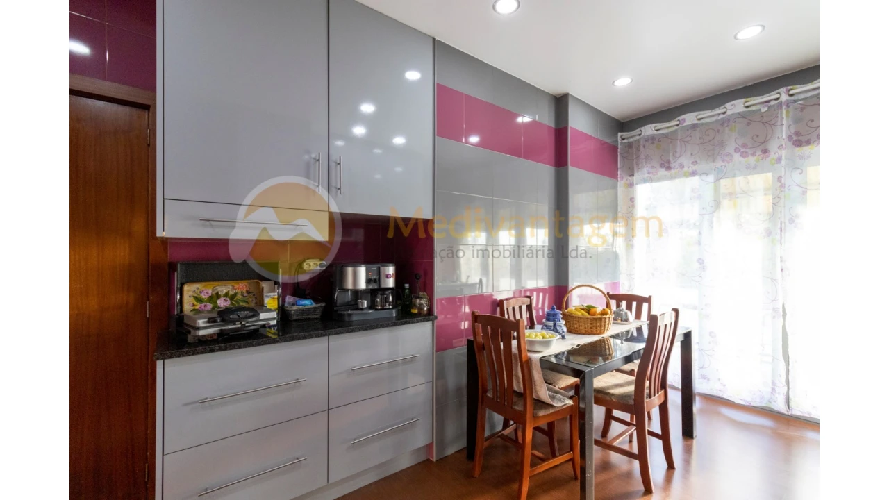 Moradia T5 para Venda em Santa Comba Foto 6