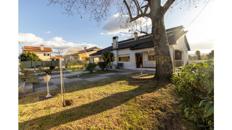 Moradia T5 para Venda em Santa Comba