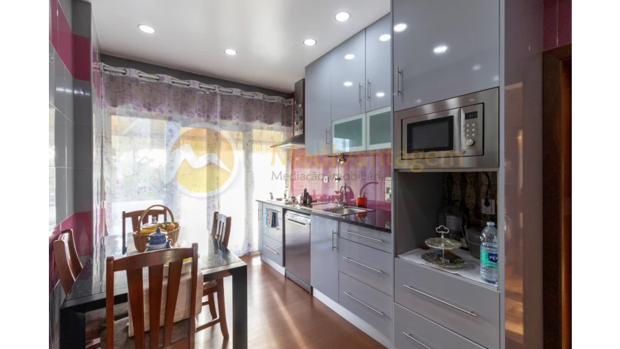 Moradia T5 para Venda em Santa Comba Foto 5