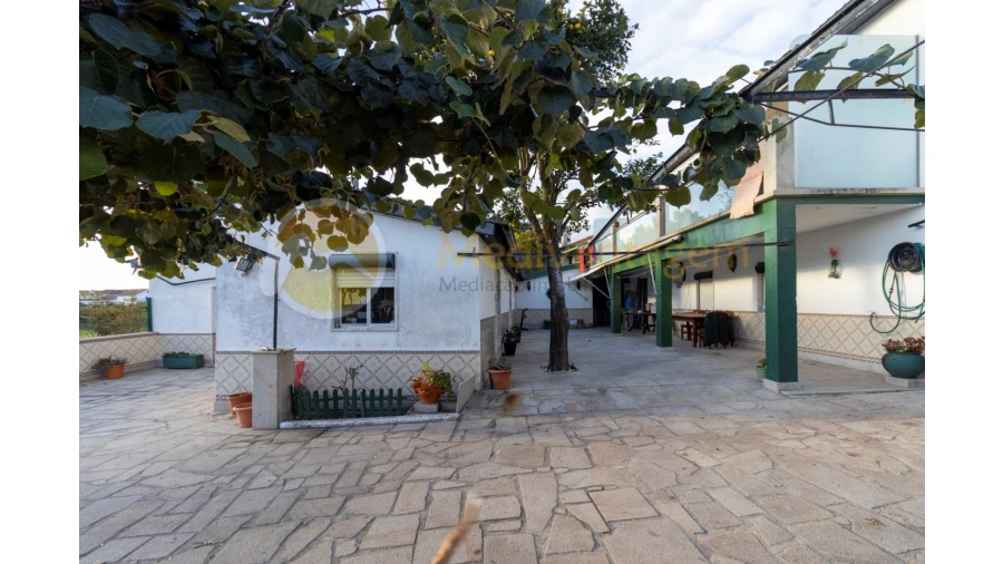 Moradia T5 para Venda em Santa Comba Foto 26