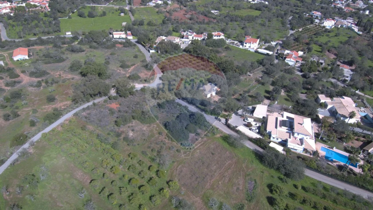 Terreno P/ Prédio para Venda em Albufeira e Olhos de Água Foto 1