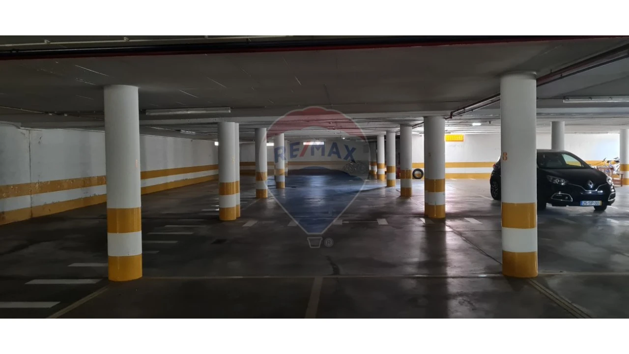 Apartamento T4 para Venda em Quarteira Foto 10