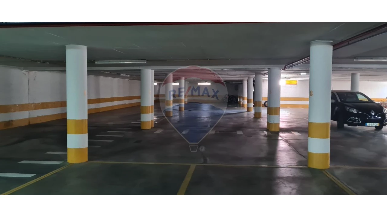 Apartamento T4 para Venda em Quarteira Foto 5