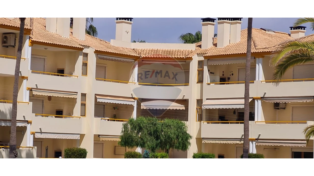 Apartamento T4 para Venda em Quarteira Foto 3