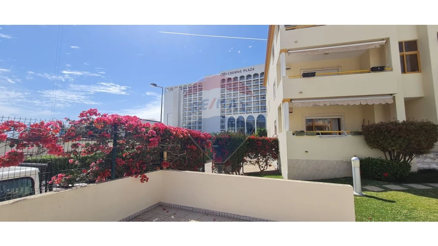 Apartamento T4 para Venda em Quarteira Foto 8