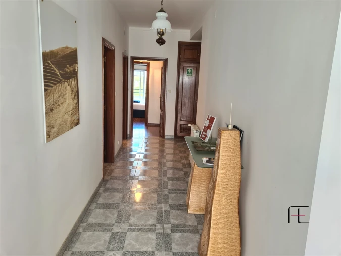 Moradia T3 para Venda em Nagozelo do Douro Foto 8