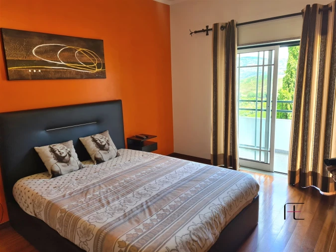 Moradia T3 para Venda em Nagozelo do Douro Foto 13